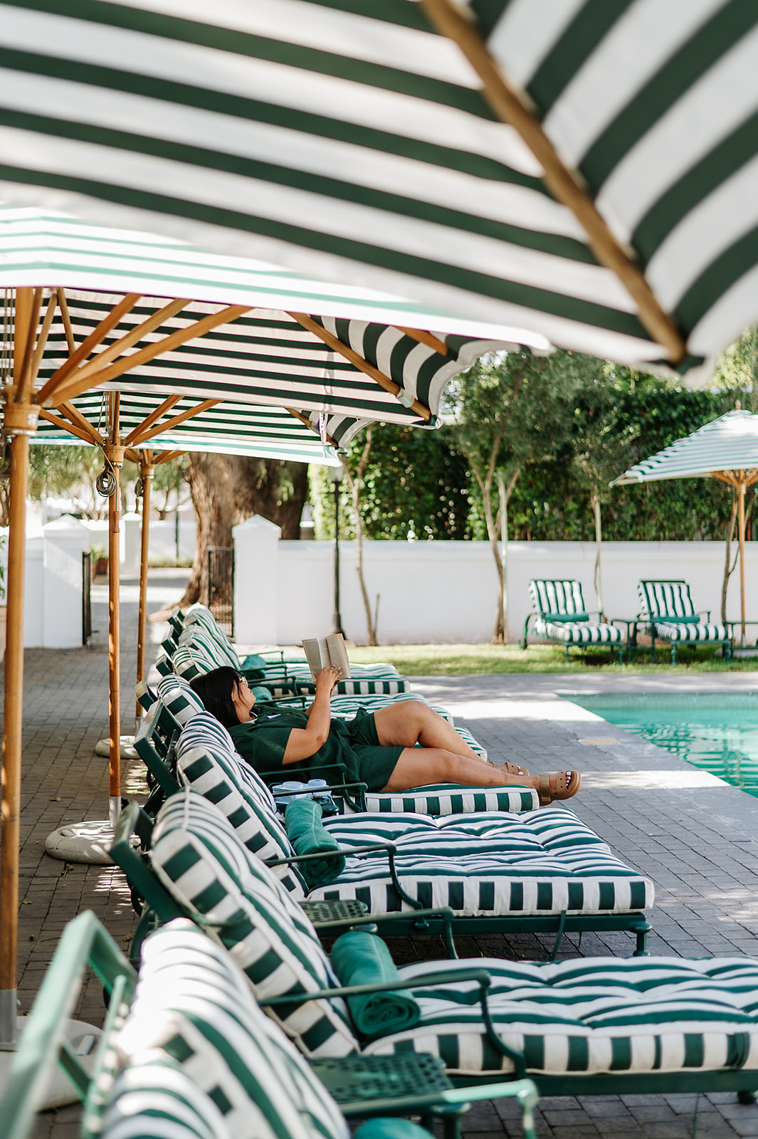 Poolside dining at De Camdeboo Restaurant Graaff-Reinet spring 